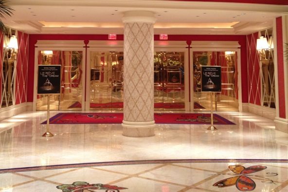 Wynn resort Las Vegas Pertunjukan Le Reve Cirque deSoleil The Dream theater lobby