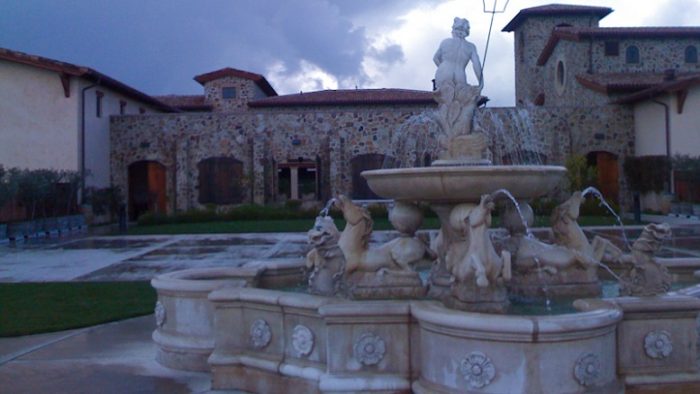 Gedung bergaya arsitektur Itali Wine tasting di Napa Valley California