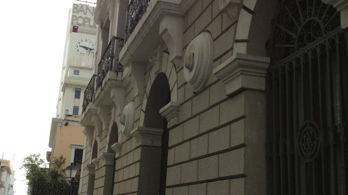 Detil gedung bergaya Colonial