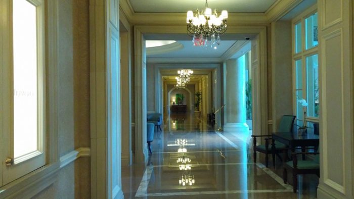 Koridor ke restaurant The Ritz-Carlton San Juan Puerto Rico