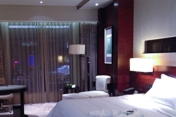 The Westin Heavenly Bedding Pemandangan kota dapat dinikmati dari kamar tidur