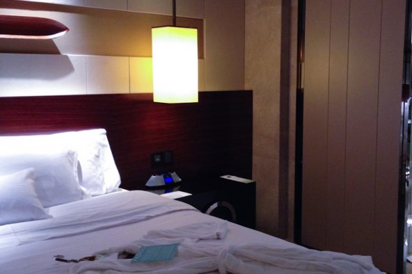 The Westin Heavenly Bedding Soft and luxurious bathrobe menjadi favorit tamu hotel