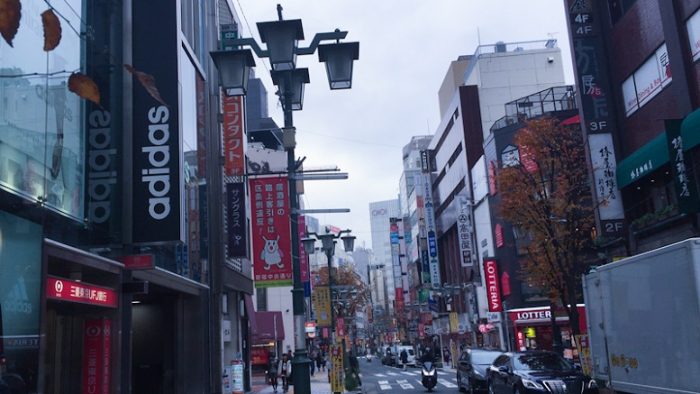Daerah perbelanjaan Shinjuku Tokyo