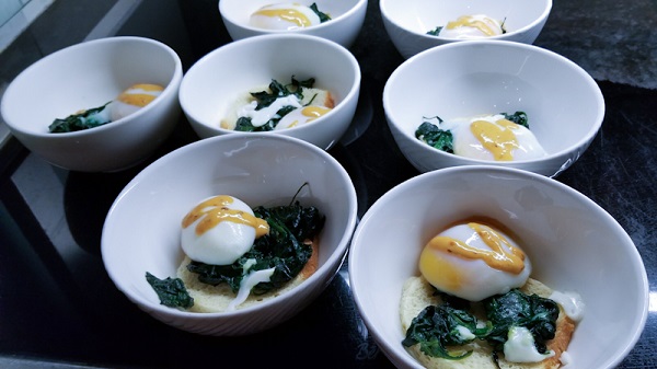 Eggs Benedict with spinach