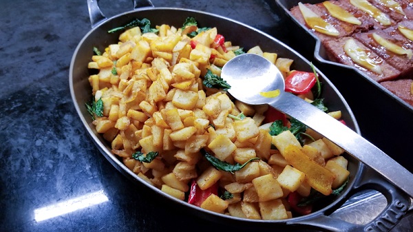 Fried potato with red pepper