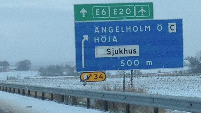Tanda petunjuk jalan ke Angelholm, Sweden