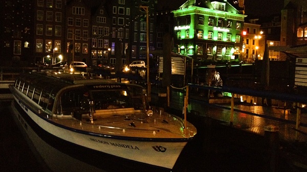 Perahu untuk keliling canal di Amsterdam