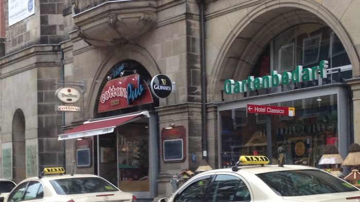 Cotton's Pub bar