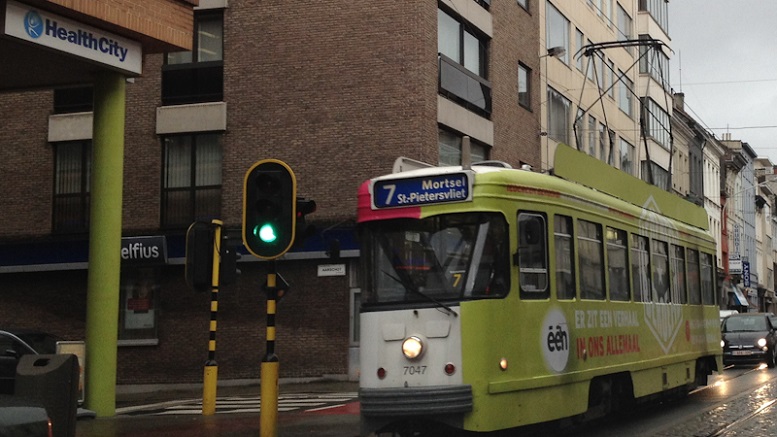 Tram listrik di kota Brussels Belgium