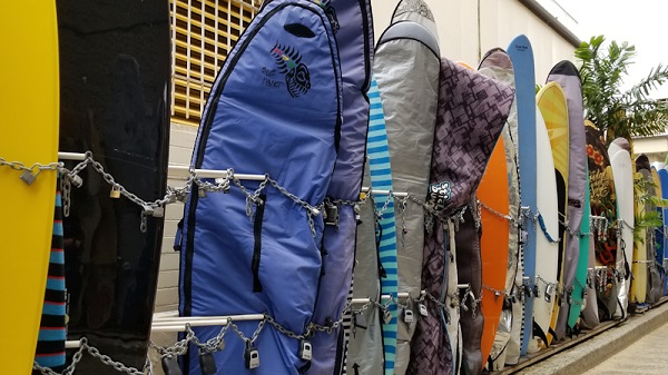 Surf Boards yang dibungkus dengan kain