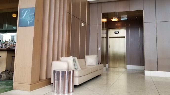 Lobby of The Ritz-Carlton Residences Waikiki ~ The Arrival